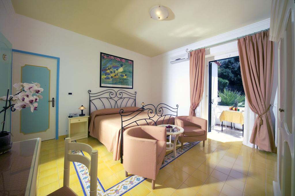 Hotel Villa Bianca Forio di Ischia Zimmer foto